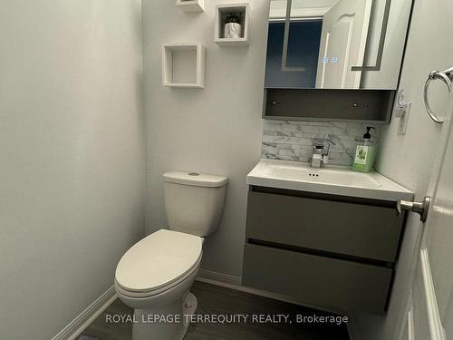 3930 Coachman Circ, Mississauga, ON - Indoor Photo Showing Bathroom