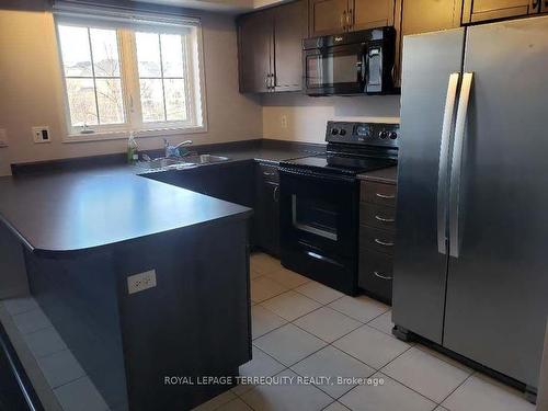 16-15 Hays Blvd, Oakville, ON - Indoor Photo Showing Kitchen