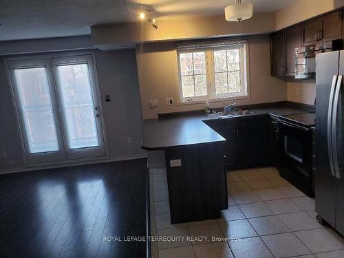 16-15 Hays Blvd, Oakville, ON - Indoor Photo Showing Kitchen