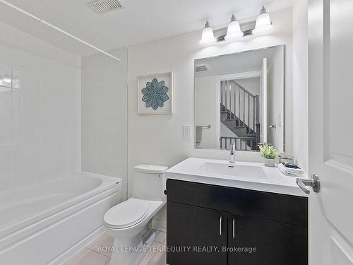 17 Stanley Green Blvd, Toronto, ON - Indoor Photo Showing Bathroom