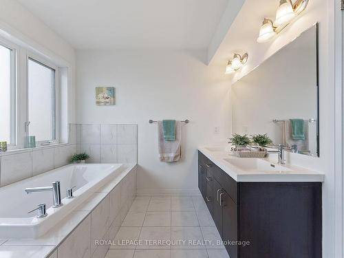 17 Stanley Green Blvd, Toronto, ON - Indoor Photo Showing Bathroom