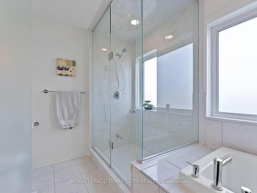 17 Stanley Green Blvd, Toronto, ON - Indoor Photo Showing Bathroom