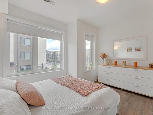 17 Stanley Green Blvd, Toronto, ON - Indoor Photo Showing Bedroom