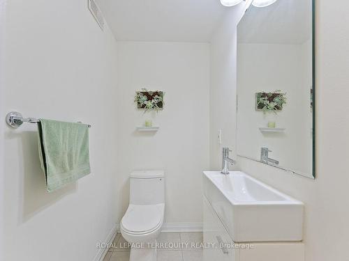 17 Stanley Green Blvd, Toronto, ON - Indoor Photo Showing Bathroom