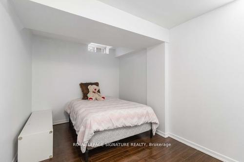 Bsmt-5438 Tenth Line W, Mississauga, ON - Indoor Photo Showing Bedroom