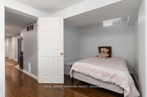 Bsmt-5438 Tenth Line W, Mississauga, ON - Indoor Photo Showing Bedroom