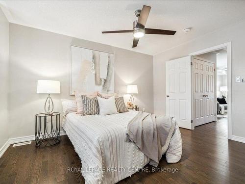 3946 Leonardo St, Burlington, ON - Indoor Photo Showing Bedroom