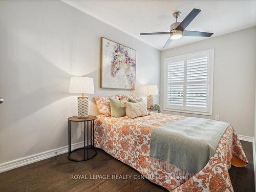 3946 Leonardo St, Burlington, ON - Indoor Photo Showing Bedroom