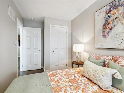 3946 Leonardo St, Burlington, ON - Indoor Photo Showing Bedroom