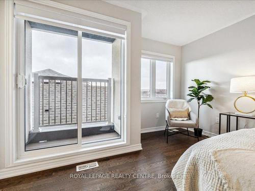 3946 Leonardo St, Burlington, ON - Indoor Photo Showing Bedroom