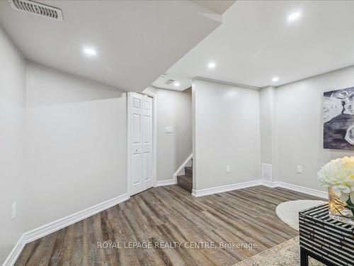 3946 Leonardo St, Burlington, ON - Indoor Photo Showing Basement