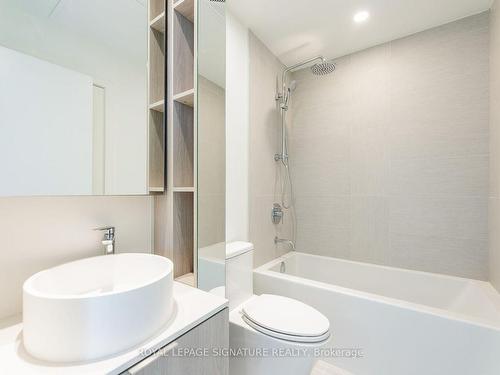 1309-28 Ann St, Mississauga, ON - Indoor Photo Showing Bathroom