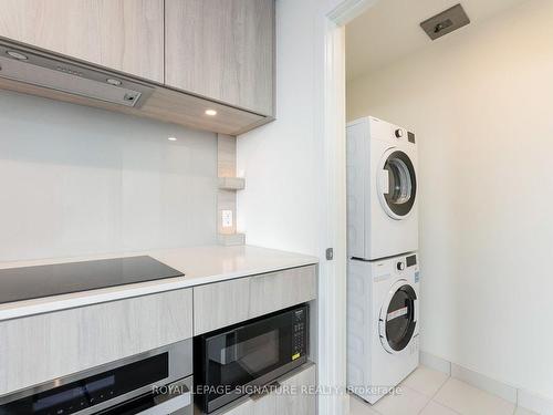 1309-28 Ann St, Mississauga, ON - Indoor Photo Showing Laundry Room