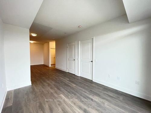 405-204 Burnhamthorpe Rd E, Mississauga, ON - Indoor Photo Showing Other Room