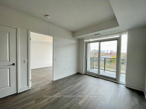 405-204 Burnhamthorpe Rd E, Mississauga, ON - Indoor Photo Showing Other Room