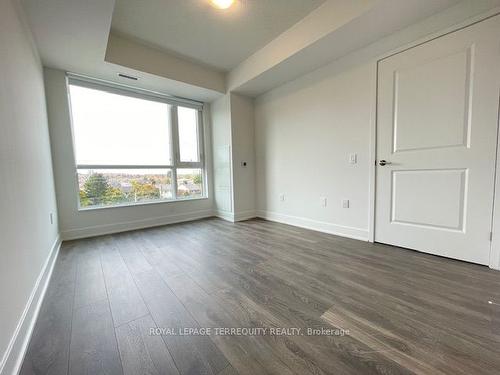 405-204 Burnhamthorpe Rd E, Mississauga, ON - Indoor Photo Showing Other Room