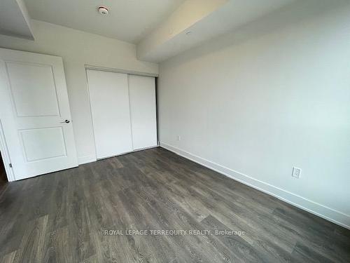 405-204 Burnhamthorpe Rd E, Mississauga, ON - Indoor Photo Showing Other Room