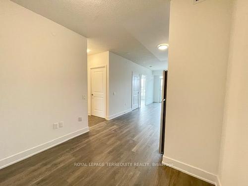 405-204 Burnhamthorpe Rd E, Mississauga, ON - Indoor Photo Showing Other Room