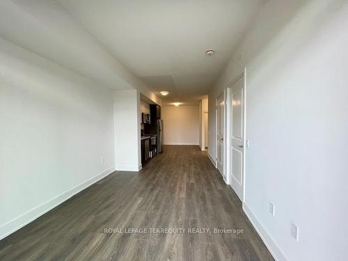 405-204 Burnhamthorpe Rd E, Mississauga, ON - Indoor Photo Showing Other Room