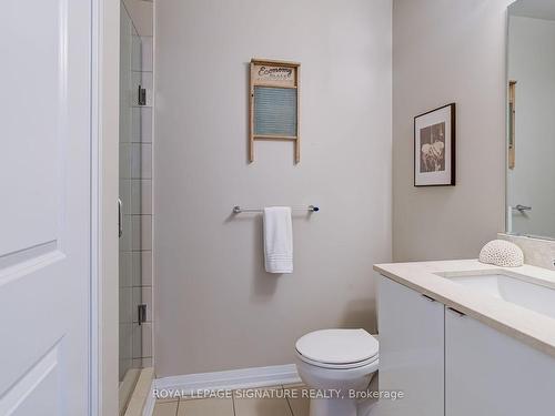 B415-60 Annie Craig Dr, Toronto, ON - Indoor Photo Showing Bathroom