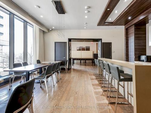 B415-60 Annie Craig Dr, Toronto, ON - Indoor Photo Showing Dining Room