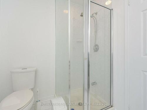 5528 Woodchase Cres, Mississauga, ON - Indoor Photo Showing Bathroom