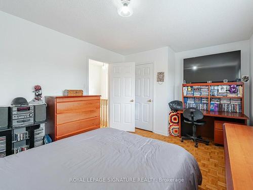 5528 Woodchase Cres, Mississauga, ON - Indoor Photo Showing Bedroom