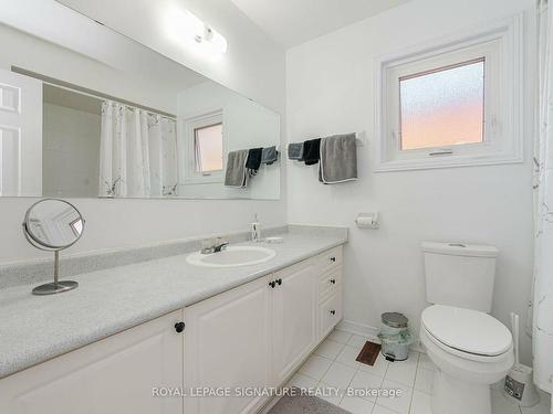 5528 Woodchase Cres, Mississauga, ON - Indoor Photo Showing Bathroom