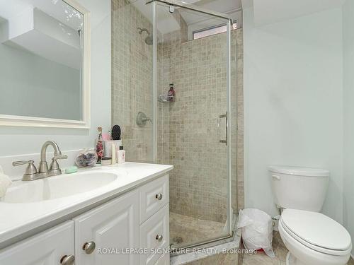 5528 Woodchase Cres, Mississauga, ON - Indoor Photo Showing Bathroom