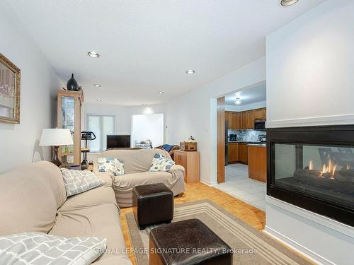 5528 Woodchase Cres, Mississauga, ON - Indoor Photo Showing Living Room With Fireplace