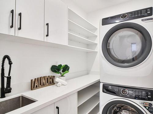 54 Batavia Ave, Toronto, ON - Indoor Photo Showing Laundry Room