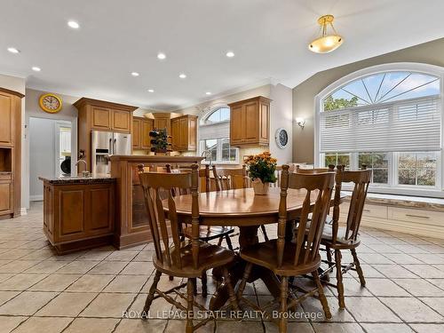 48 Tuscani Dr, Hamilton, ON - Indoor Photo Showing Dining Room