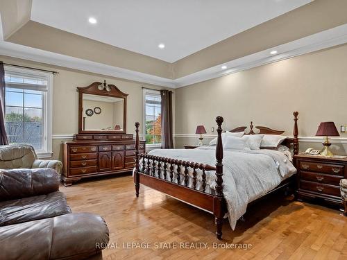 48 Tuscani Dr, Hamilton, ON - Indoor Photo Showing Bedroom