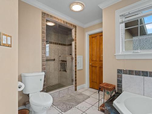 48 Tuscani Dr, Hamilton, ON - Indoor Photo Showing Bathroom