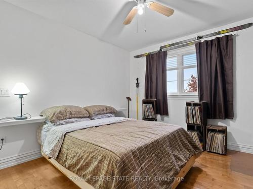 48 Tuscani Dr, Hamilton, ON - Indoor Photo Showing Bedroom