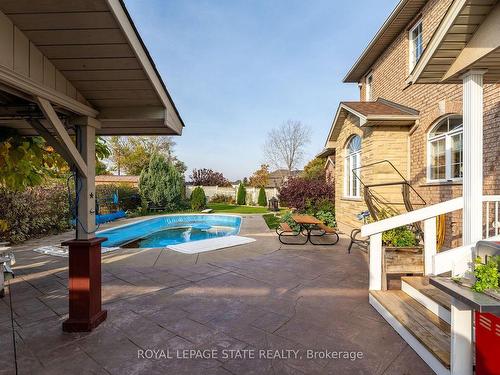 48 Tuscani Dr, Hamilton, ON - Outdoor With In Ground Pool