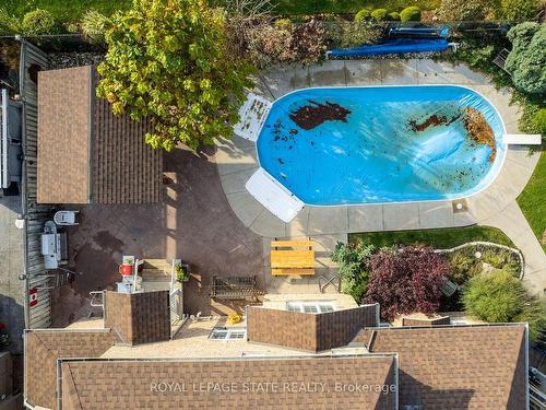 48 Tuscani Dr, Hamilton, ON - Outdoor With In Ground Pool