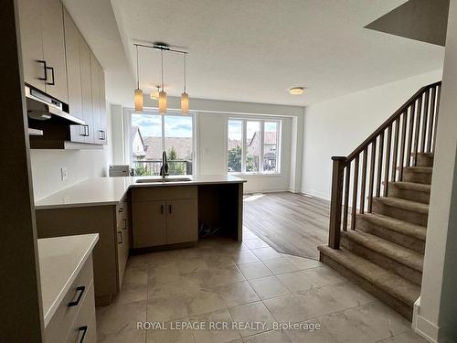 19-690 Broadway Ave, Orangeville, ON - Indoor Photo Showing Kitchen