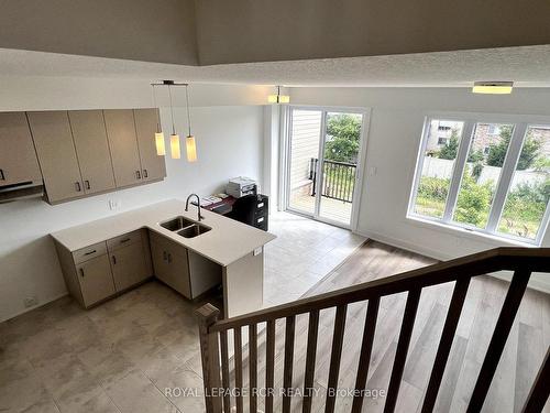 19-690 Broadway Ave, Orangeville, ON - Indoor Photo Showing Kitchen With Double Sink