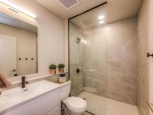 204-245 Downie St, Stratford, ON - Indoor Photo Showing Bathroom