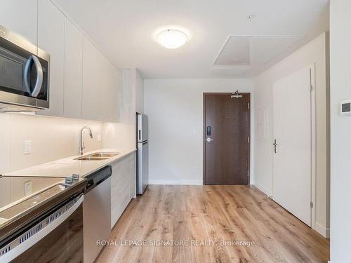 1101-60 Frederick St, Kitchener, ON - Indoor Photo Showing Kitchen With Double Sink