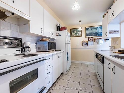 1117-4185 Shipp Dr, Mississauga, ON - Indoor Photo Showing Kitchen