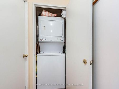 1117-4185 Shipp Drive, Mississauga, ON -  Photo Showing Laundry Room