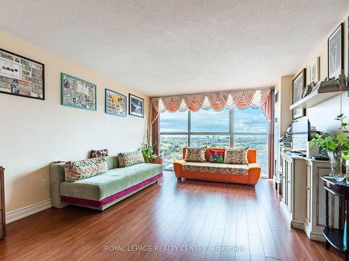 1117-4185 Shipp Dr, Mississauga, ON - Indoor Photo Showing Living Room