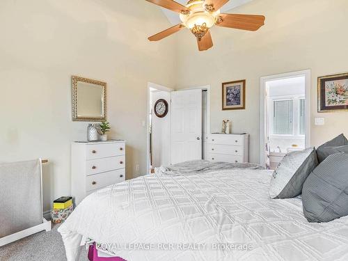 62 Springdale Dr, Kawartha Lakes, ON - Indoor Photo Showing Bedroom