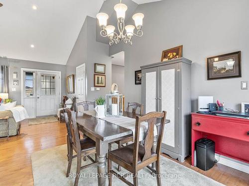 62 Springdale Dr, Kawartha Lakes, ON - Indoor Photo Showing Dining Room