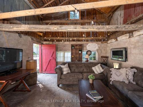 22 Mill St E, East Luther Grand Valley, ON - Indoor Photo Showing Living Room