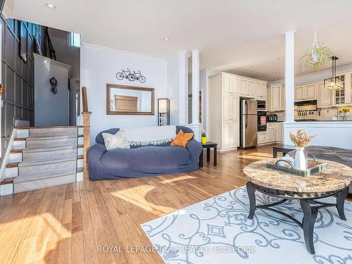 668 Cedar St, Shelburne, ON - Indoor Photo Showing Living Room