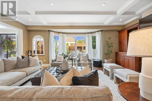 79 North Street, Whitby, ON - Indoor Photo Showing Living Room