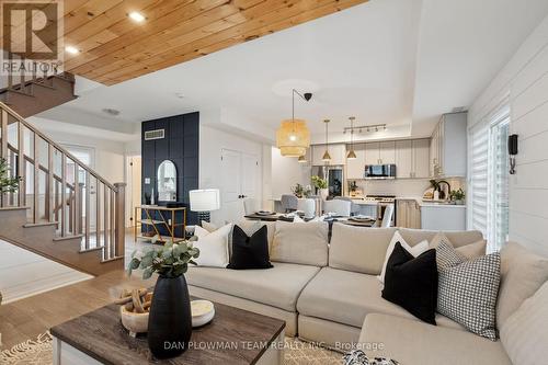 602 - 1148 Dragonfly Avenue, Pickering, ON - Indoor Photo Showing Living Room